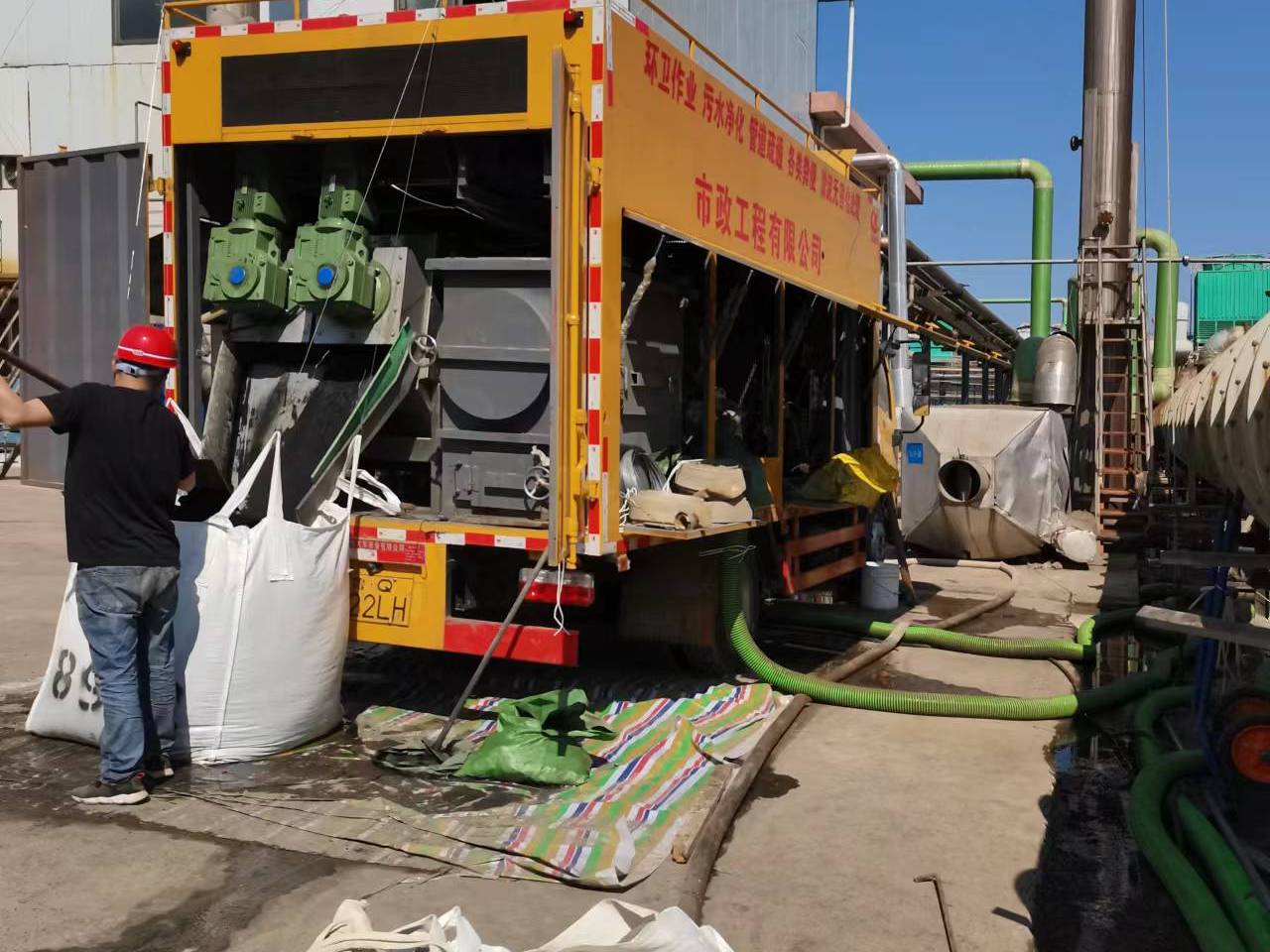 新建淤泥压干处理